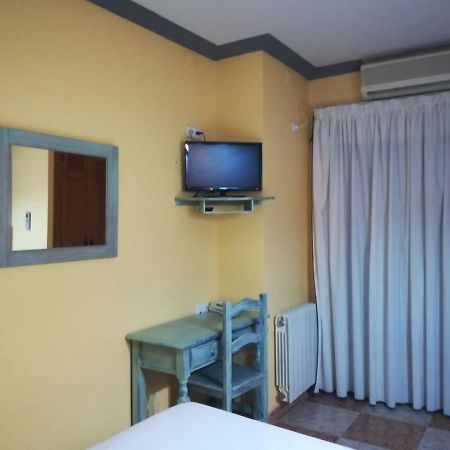 Hostal Venta Del Peral Кульяр-де-Баса Экстерьер фото