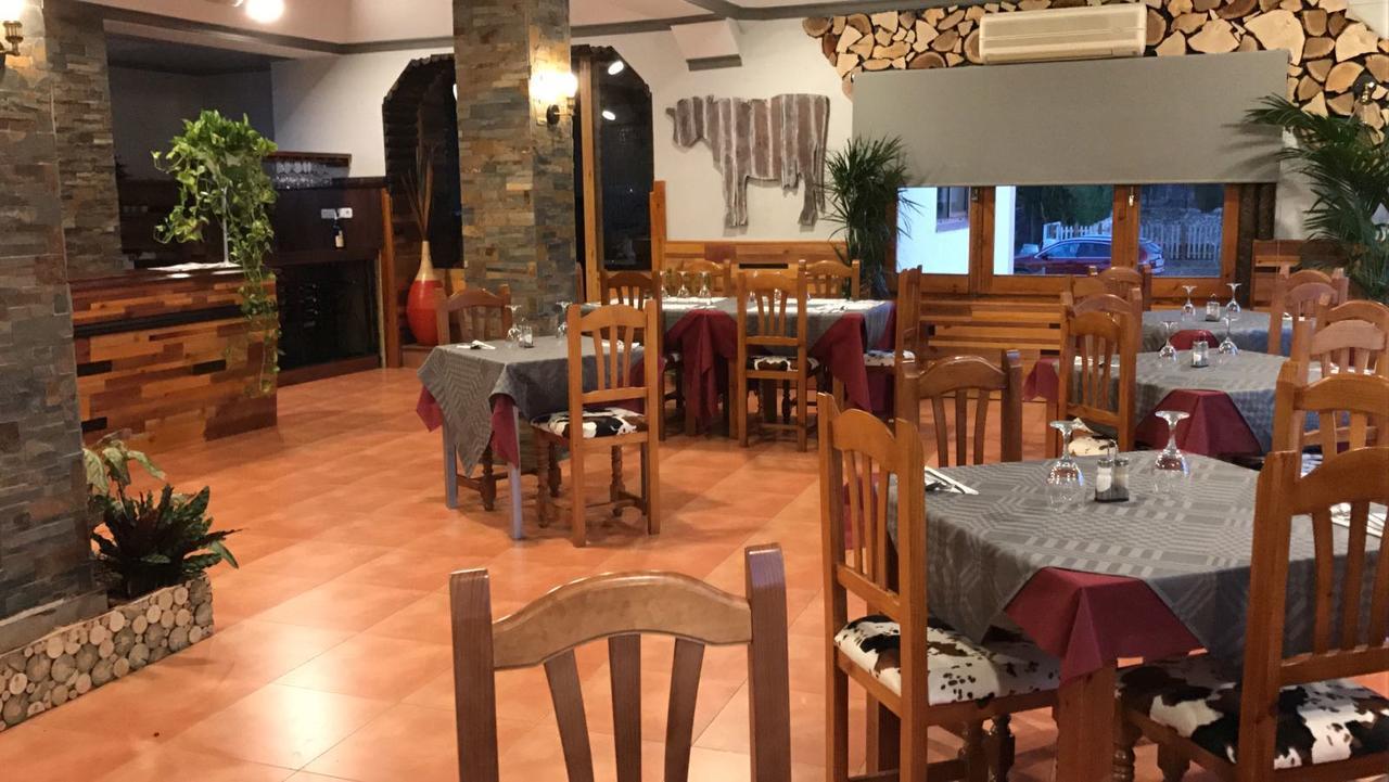 Hostal Venta Del Peral Кульяр-де-Баса Экстерьер фото